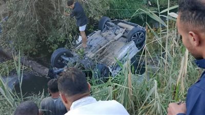 مصرع زوجين وشاب وإصابة آخر في انقلاب سيارة بمصرف بمشتول السوق بالشرقية