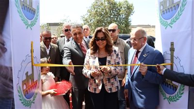 وزيرة التنمية المحلية والبيئة ومحافظ القليوبية يفتتحان ثلاثة مراكز تكنولوجية جديدة بالقناطر الخيرية
