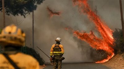 إسبانيا تعلن احتواء حرائق مدريد وآفيلا وإجلاء أكثر من 121 ألف شخص