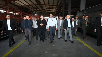 وزير الصناعة يتفقد 4 مصانع للصناعات الغذائية والهندسية والملابس الجاهزة بالمنطقة الصناعية الثانية بالإسماعيلية