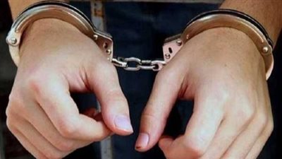 ضبط منادي سيارات بدون ترخيص بالقاهرة بعد تحصيل مبالغ مالية من قائدي المركبات بالنزهة