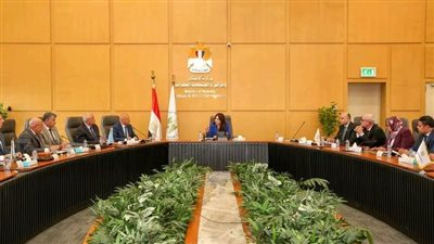 وزيرة الإسكان تتابع منظومة مياه الشرب والصرف الصحي بأسيوط