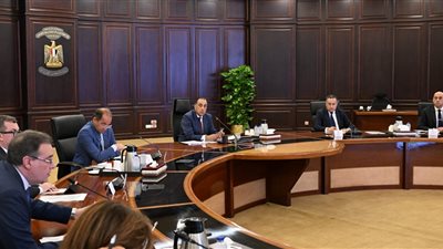 مدبولي يتابع إجراءات التعيين واختيار القيادات بالجهاز الإداري وفق معايير الكفاءة والشفافية