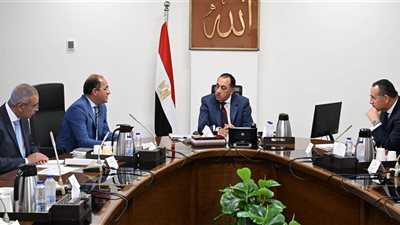 مدبولي يبحث زيادة حوافز أعضاء هيئة التدريس بالمراكز البحثية والجامعات