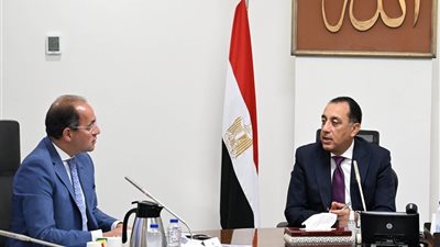  مدبولي يتابع مع وزير المالية حزمة التسهيلات الضريبية وتطورات الموازنة وإدارة أصول الدولة