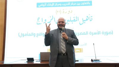 د. إبراهيم نجم: الإعلام أصبح يصوغ تصورات الشباب عن الزواج والأسرة في عصر المنصات الرقمية