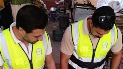 ضبط 20 ألف قطعة حلوى بها حشرات داخل مصنع بالغربية