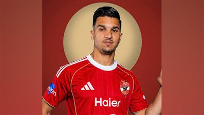 منصف بقرار يبدأ الرحلة .. ماذا قدم اللاعبون الجزائريون مع الأهلي قبل مهاجم 