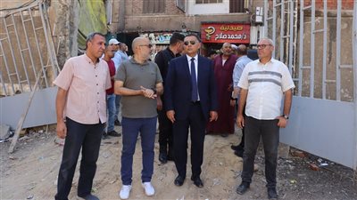 محافظ القليوبية يبحث إنشاء سوق حضارية لاستيعاب الباعة الجائلين في الخصوص