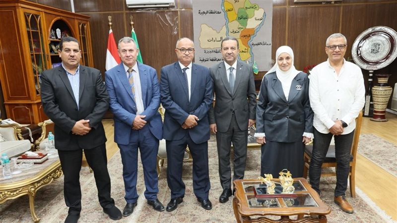 محافظ المنوفية مع