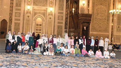 100 طفل من حفظة القرآن يتعرفون على معالم مسجد مصر بالعاصمة الجديدة