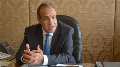 وزير الخارجية ونظيره الكويتي يؤكدان أهمية تكثيف الجهود الإقليمية والدولية لخفض التصعيد