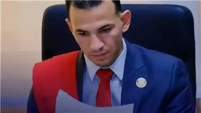 النيابة العامة تأمر بحبس عاطل انتحل صفة قاض وآخرين بتهمة النصب وتقديمهم إلى المحاكمة الجنائية العاجلة