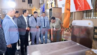 محافظ دمياط يوجه بتخصيص مبنى ليكون ورشًا لتدريب المتعافين من الإدمان على حرف مهنية ومعرضًا دائمًا لمنتجاتهم
