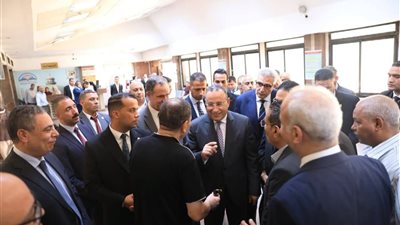غدًا بدء تنسيق الجامعات.. وزير التعليم العالي يطمئن على جاهزية مكتب التنسيق 