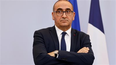 وزير الداخلية الفرنسي: ضرورة مواصلة الجهود الجماعية لمواجهة تحديات الهجرة غير النظامية