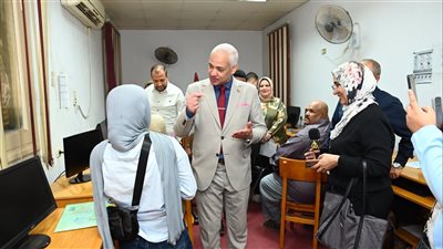 رئيس جامعة أسيوط يتابع انتظام العمل بمقري التنسيق الإلكتروني مع انطلاق المرحلة الأولى
