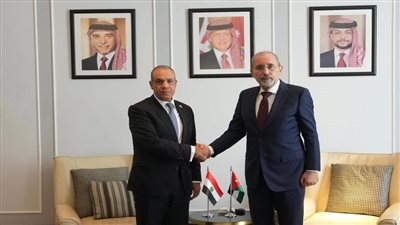 وزير الخارجية يلتقي نظيره الأردني 