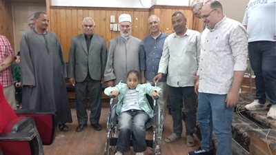 رئيس منطقة سوهاج الأزهرية يشهد تسليم أجهزة تعويضية لذوي الهمم من طلاب المعاهد