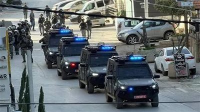 فلسطين: مخيم قلنديا يشهد إصابات واعتقال مواطنة خلال اقتحام الاحتلال الإسرائيلي