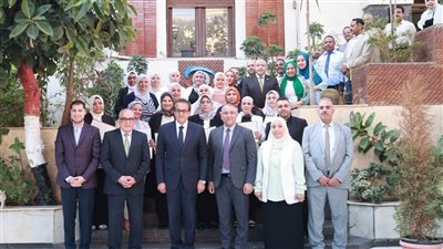 وزير الصحة يُكرم فرق التمريض بعيادات مدينة نصر ويوجه بصرف مكافآت مالية تليق بدورهن البطولي