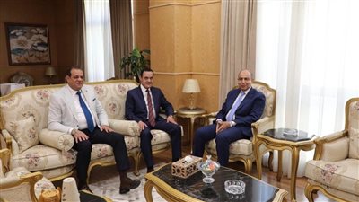 محافظ المنيا يلتقي مساعد أول وزير الداخلية لمنطقة شمال الصعيد