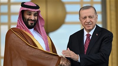 ولي العهد السعودي والرئيس التركي يستعرضان مستجدات الأوضاع في المنطقة