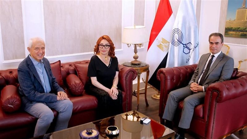 الفنانة الكبيرة نبيلة
