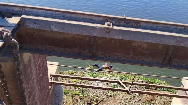 جثة طافية بنيل القتاطر