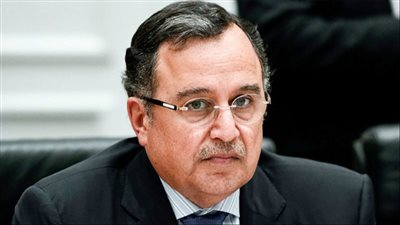 فهمي يستنكر استهداف ناقلة نفط إماراتية أثناء عبورها مضيق هرمز