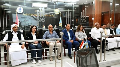 رئيس الوزراء يزور مركز سيطرة الشبكة الوطنية للطوارئ والسلامة العامة بديوان عام المحافظة