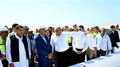 رئيس الوزراء يتابع أعمال تطوير الميناء الشرقي بمدينة مرسي مطروح