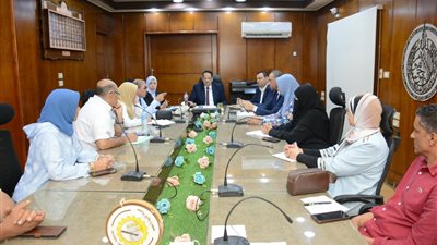 تعليم الغربية تناقش إنضباط المدارس وسد عجز  معلمى المرحلة الإعدادية