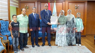 تقديرًا لتفوقهم.. محافظ كفرالشيخ يكرم أوائل الدبلومات الفنية