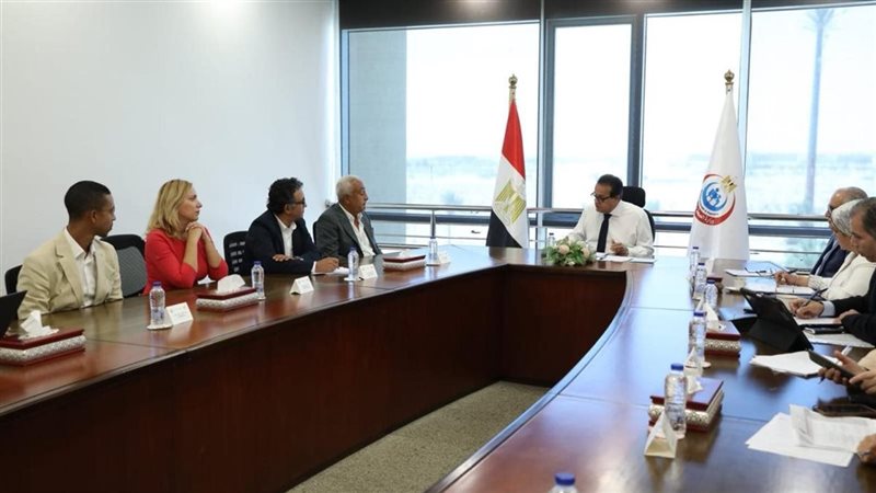 اجتماع وزير الصحة