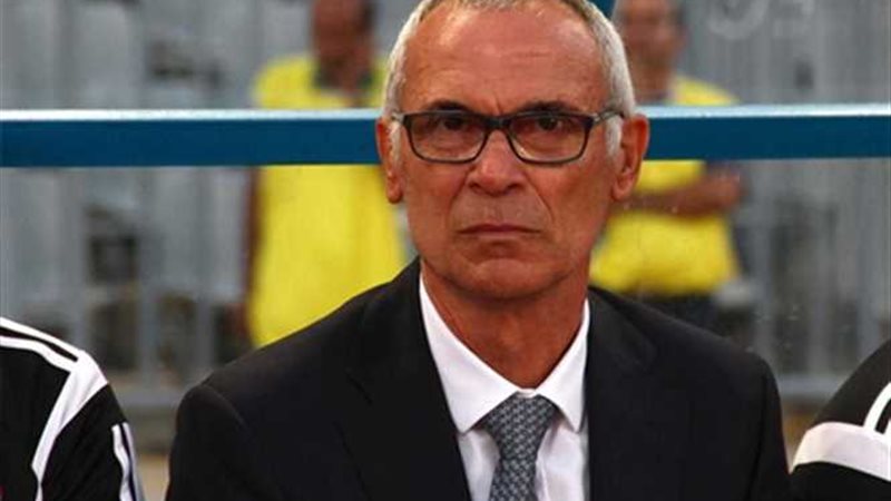 كوبر فى مدرجات الأهلي