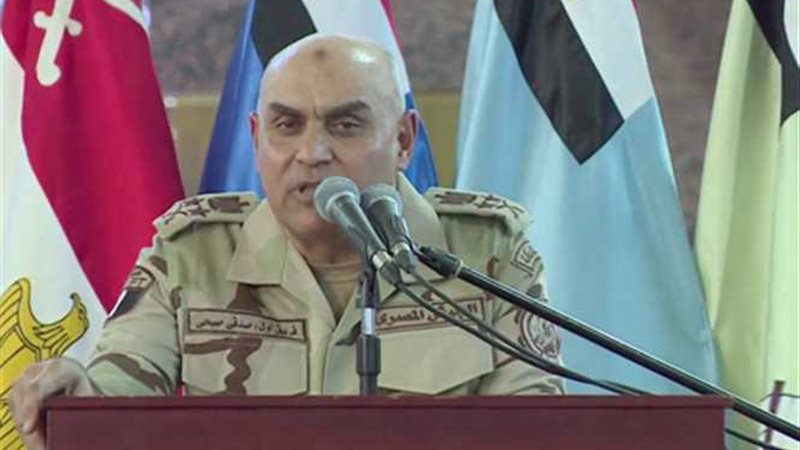 وزير الدفاع يلتقي