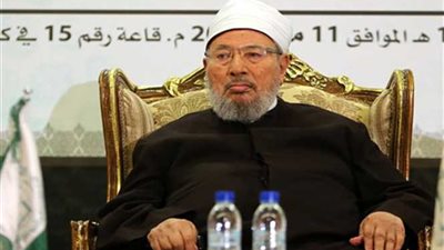 رابطة العالم الإسلامي تنهي عضوية القرضاوي بمجمع الفقه