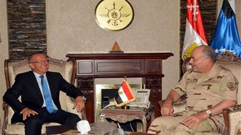 رئيس الأركان يلتقي