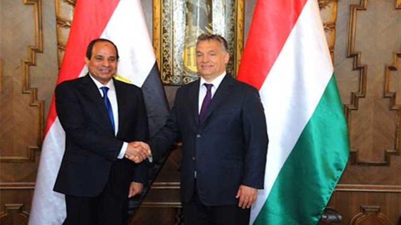 الرئيس السيسي يشيد