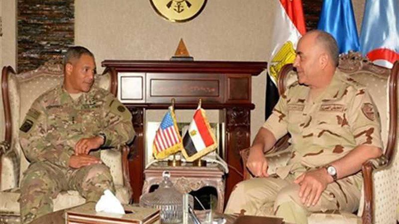 رئيس الأركان يلتقى