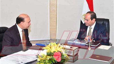 السيسي يتابع تطوير المنطقة الاقتصادية بقناة السويس بحضور مميش‎