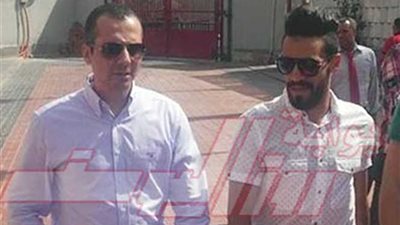 بالصور.. إسلام محارب يظهر بالنادى الأهلى