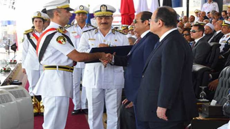 خريجو الشرطة يؤدون