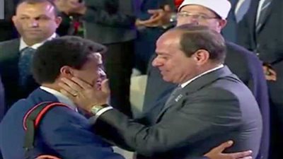 السيسي للشاب «ياسين»: ما جمعته من رسائل جهد كبير وسنلبي ما جاء فيها