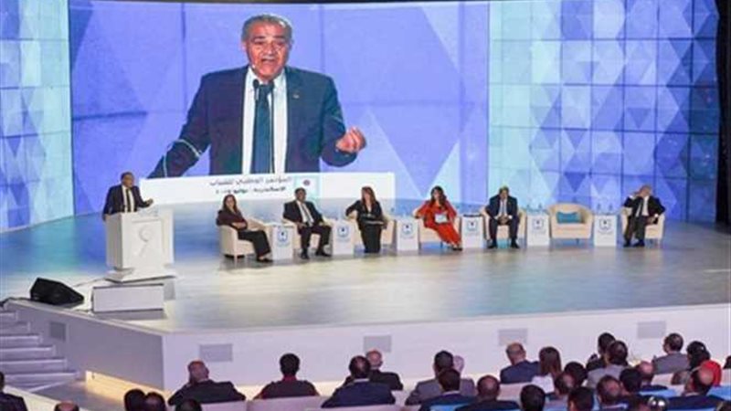 وزير التموين في مؤتمر