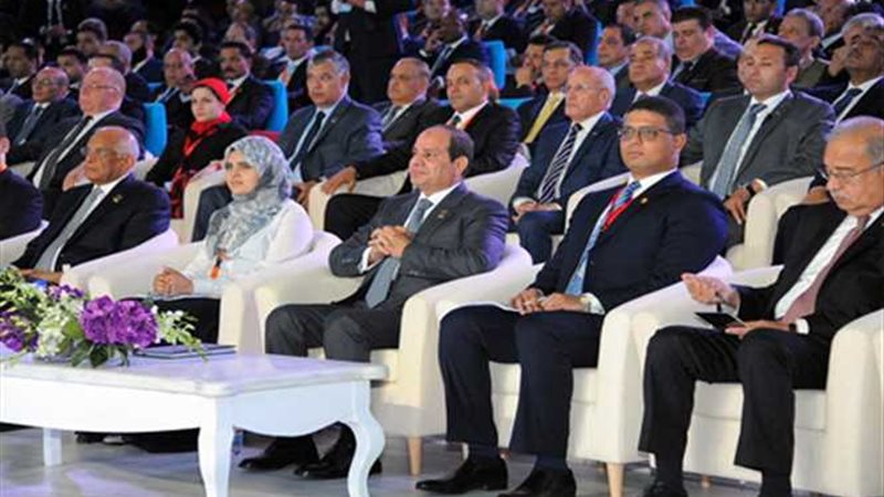 الرئيس السيسي: التردد