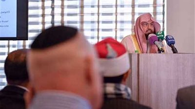 الشيخ السديس يدعو لنشر ثقافة التواصل الحضاري لتعزيز قيم العدل والمساواه بين البشر