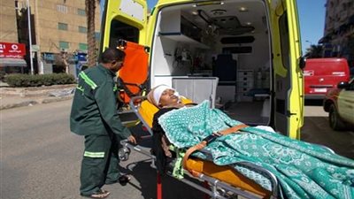 إصابة 7 أشخاص فى انقلاب ربع نقل بالطريق الدائرى بالمنيا