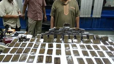 ضبط شخصين بحوزتهما 20 طربة حشيش بالقاهرة